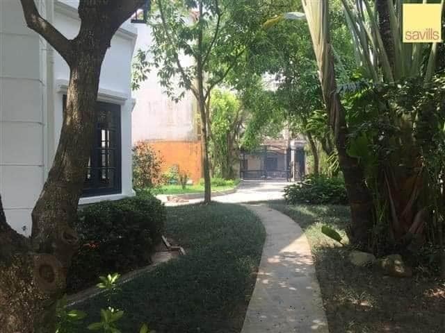 Bán nhà phố Ngọc Thụy Long Biên DT 1300m2 ôtô 7 chỗ tránh, dòng tiền 1.8 tỷ/ năm chỉ 99 tỷ LH 0981022048