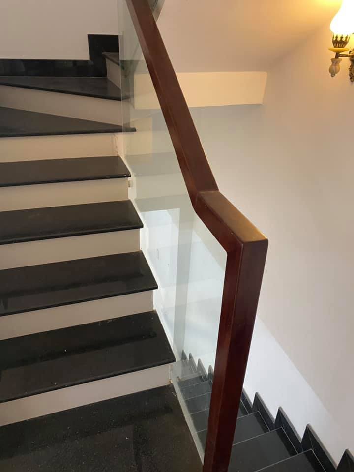 Bán gấp nhà hẻm 1/, Hoàng Văn Thụ, 23m2 (3.5x6.5), 2 tầng, giá rẻ 3.4 tỷ