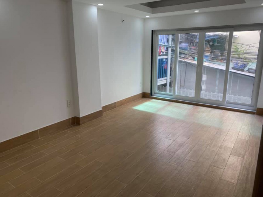 Bán gấp nhà hẻm 1/, Hoàng Văn Thụ, 23m2 (3.5x6.5), 2 tầng, giá rẻ 3.4 tỷ