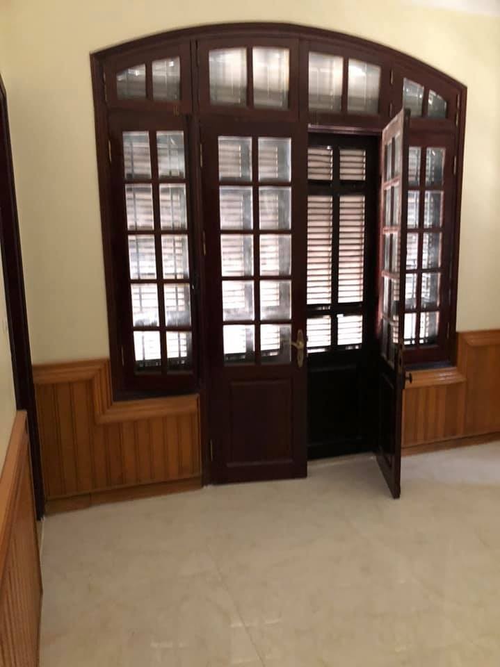 Bán nhà phố Nguyễn Thị Định, cách mặt phố 30m, 5 tầng x 40m2, mặt tiền 5.2m, hơn 6 tỷ