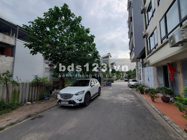 Bán gấp đất tặng nhà Ngọc Thụy Long Biên. DT100M2, mt 4.6, giá 7,x tỷ