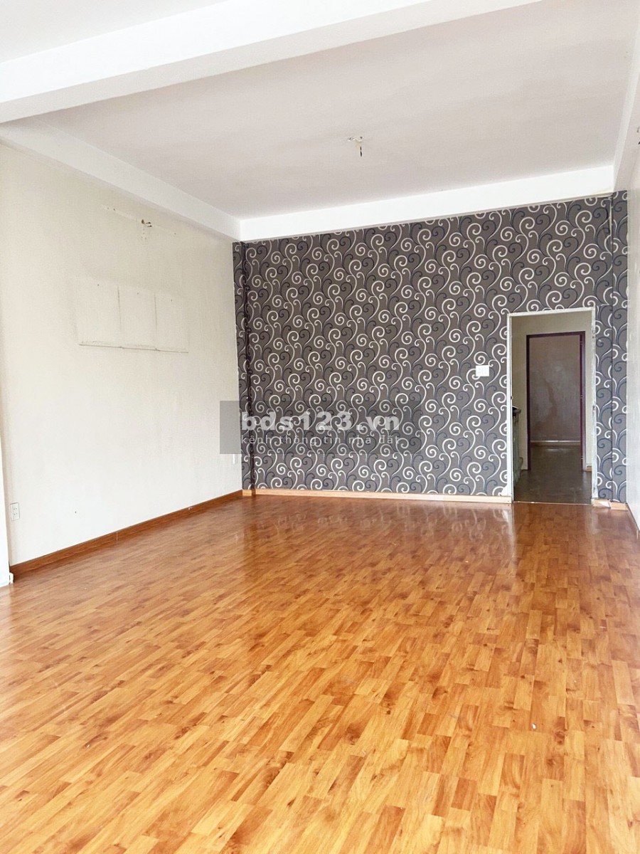 Bán nhà mặt tiền đường Huỳnh Tấn Phát P. Bình Thuận, Quận 7.