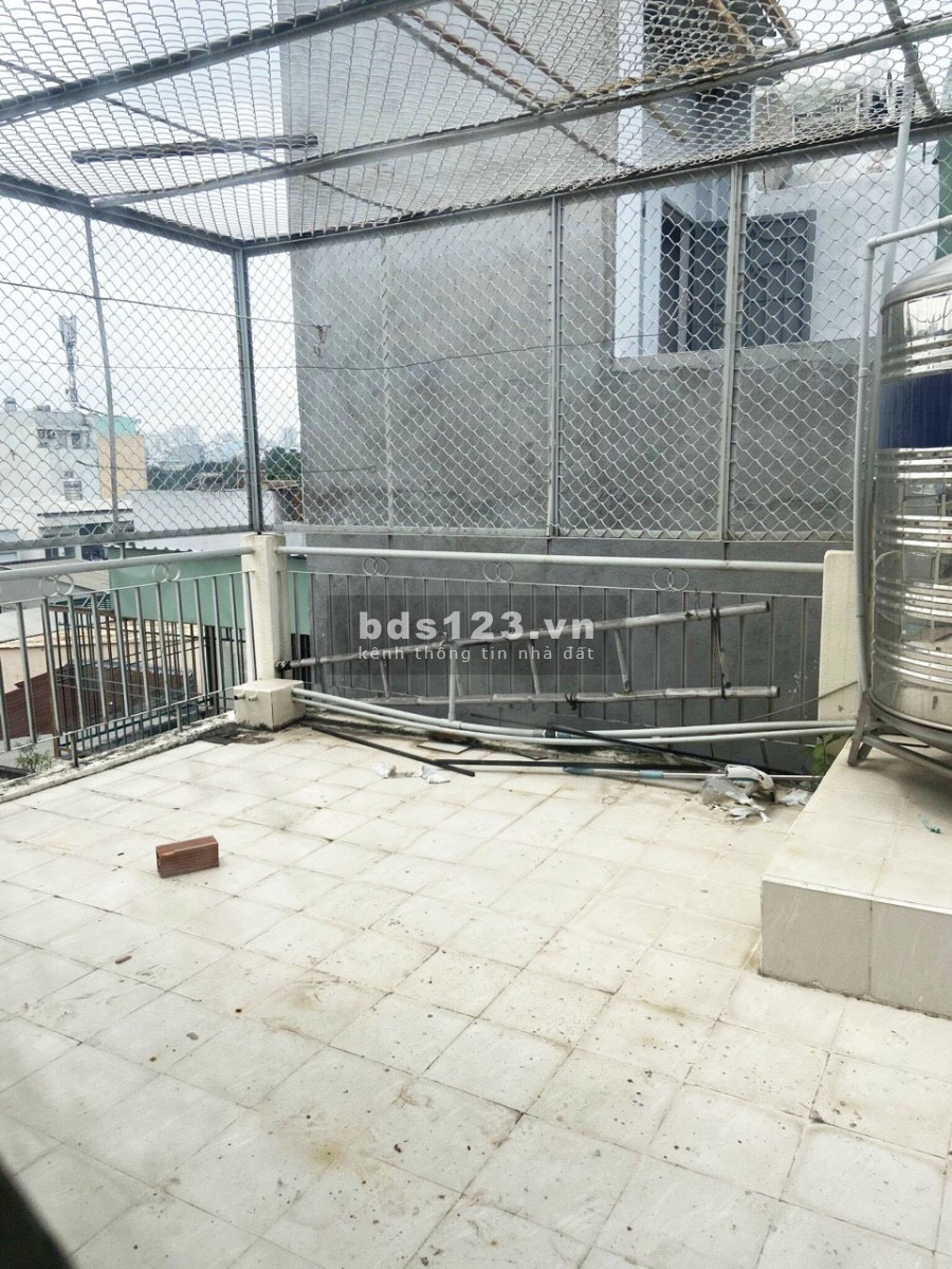 Bán nhà mặt tiền đường Huỳnh Tấn Phát P. Bình Thuận, Quận 7.