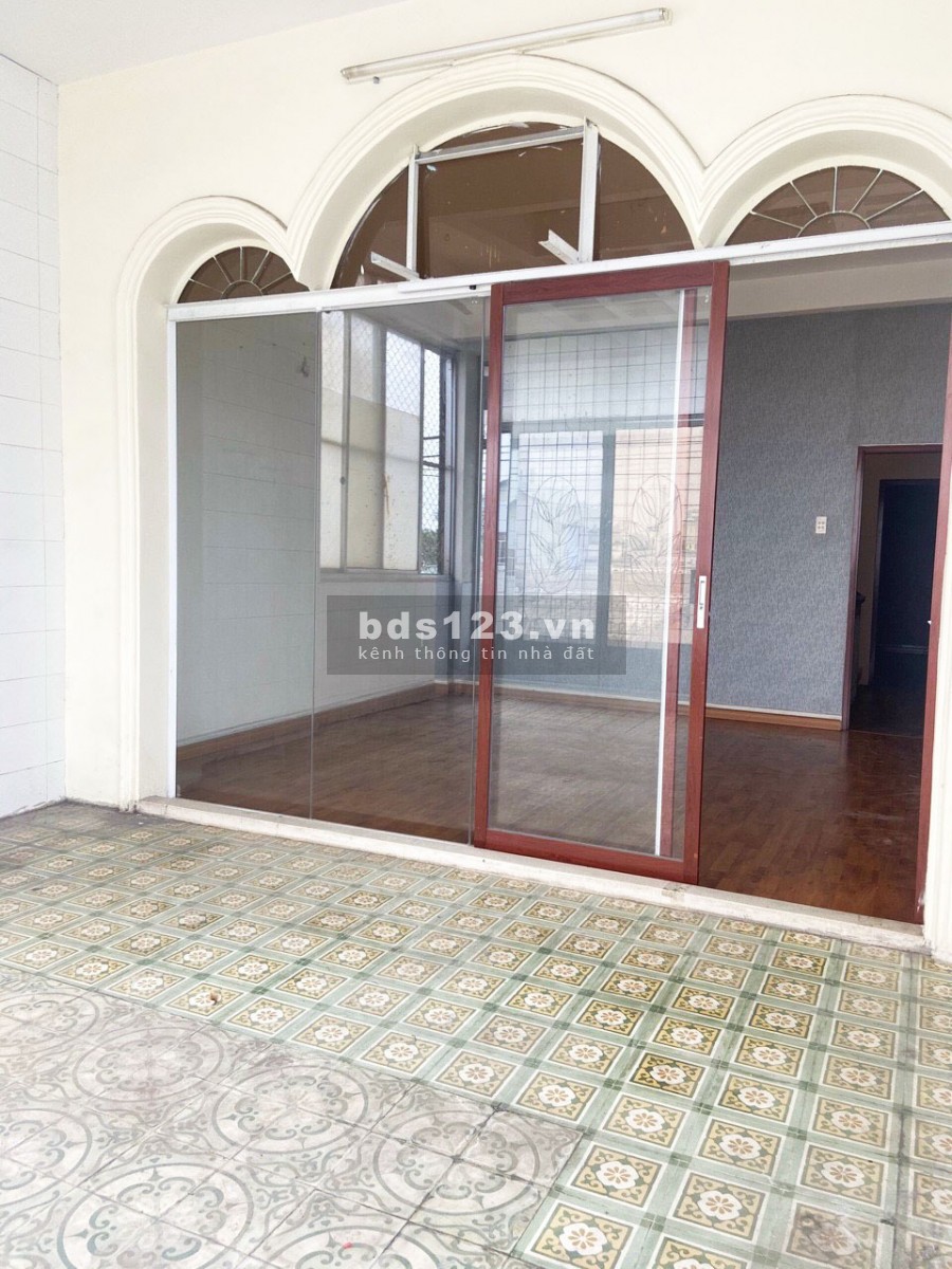 Bán nhà mặt tiền đường Huỳnh Tấn Phát P. Bình Thuận, Quận 7.