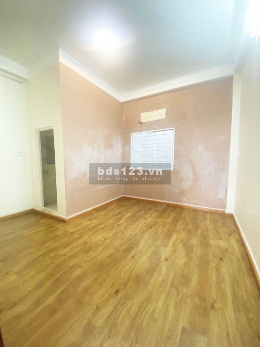 Bán nhà mặt tiền đường Huỳnh Tấn Phát P. Bình Thuận, Quận 7.