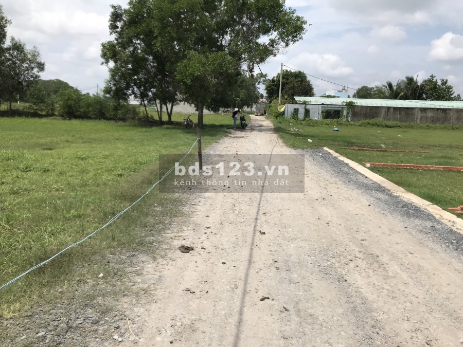 Đất đã lên thổ, có sổ và giá bèo, diện tích 80m2, đất thổ cư, bớt lộc