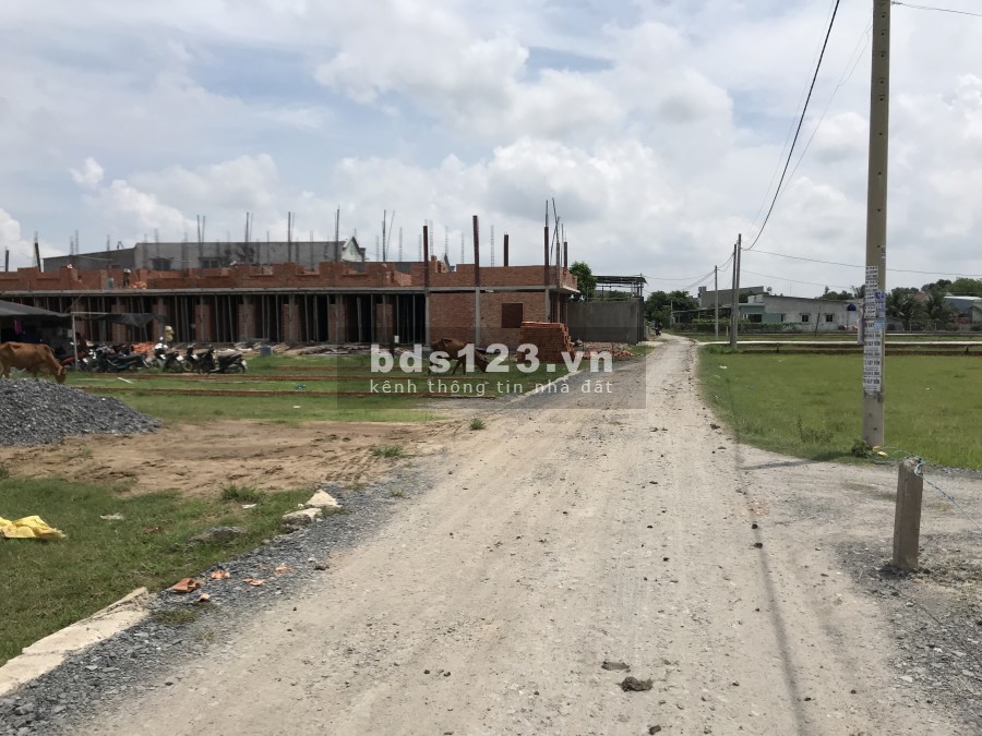 Đất đã lên thổ, có sổ và giá bèo, diện tích 80m2, đất thổ cư, bớt lộc