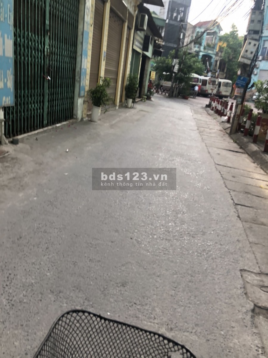 Chính chủ bán nhà số 10 Yên Ngưu Ngọc Hồi, dt 48m2, giá 4.9 tỷ, 5 tầng đúc kiên cố