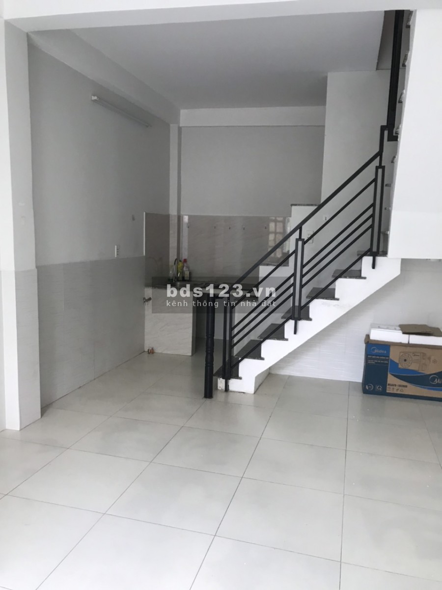 Cho thuê nhà nguyên căn giá rẻ hẻm xe hơi nhỏ, khu yên tĩnh, dân trí cao