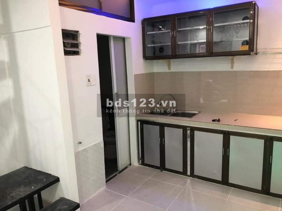 BÁN GẤP Nhà quận Tân Phú giá cực rẻ - Chỉ 2.2 tỷ.