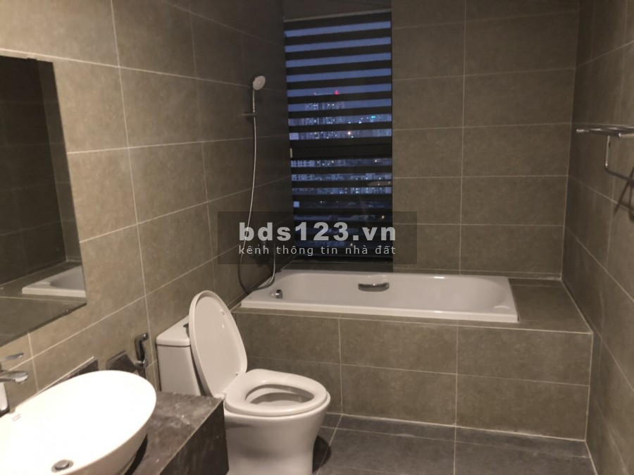 Chính chủ bán căn lô góc 100m2 chia 3PN 2WC giá bán 2.8 tỷ, LH 0865045124