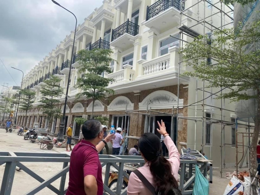 Bán Nhà Phố 1 trệt 2 lầu Dĩ An Bình Dương, chính chủ, sổ hồng riêng