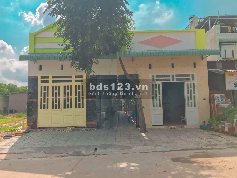 Do gia đình cần chuyển lên SG sinh sống nên cần bán gấp 32 phòng trọ và 450m2