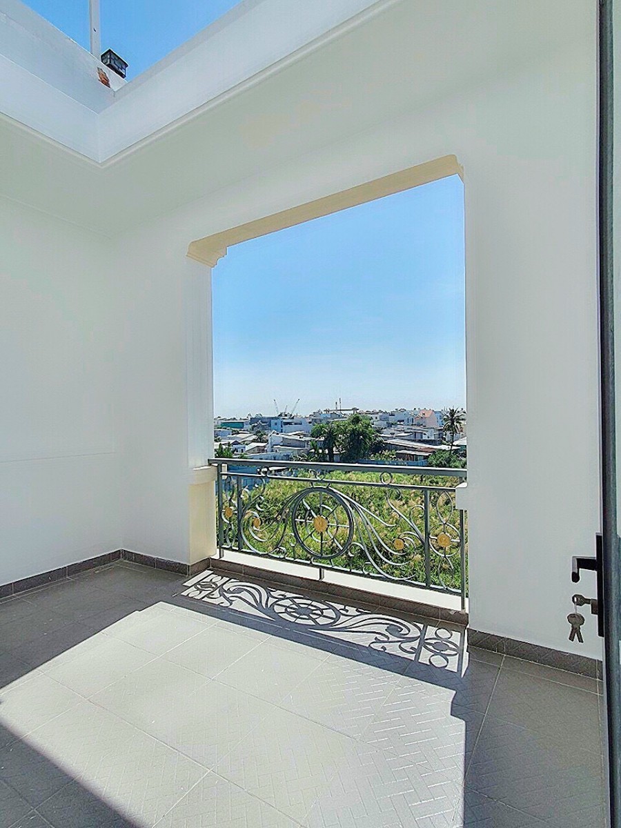 Bán Nhà Quận 7 hẻm 1565 Huỳnh Tấn Phát xe hơi đậu trong nhà Hướng Nam