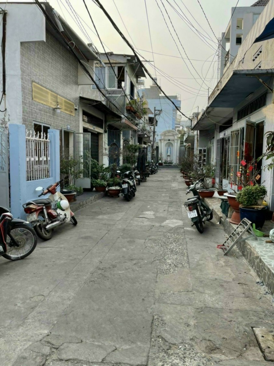 Nhà hẻm 6m giá hời 5,1 tỷ, 81m2, hẻm 6m đường Thống Nhất, Phường 16, Gò Vấp.