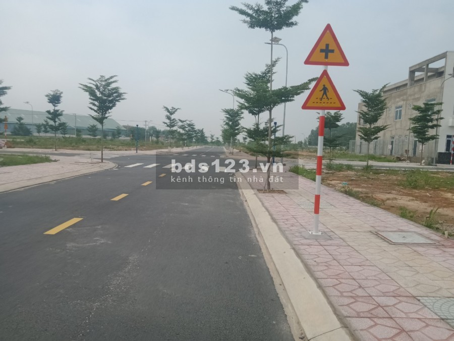 Đất Sổ Hồng Trung Tâm Thị Xã Bến Cát, giá 1.05 tỷ, hạ tầng hoàn thiện