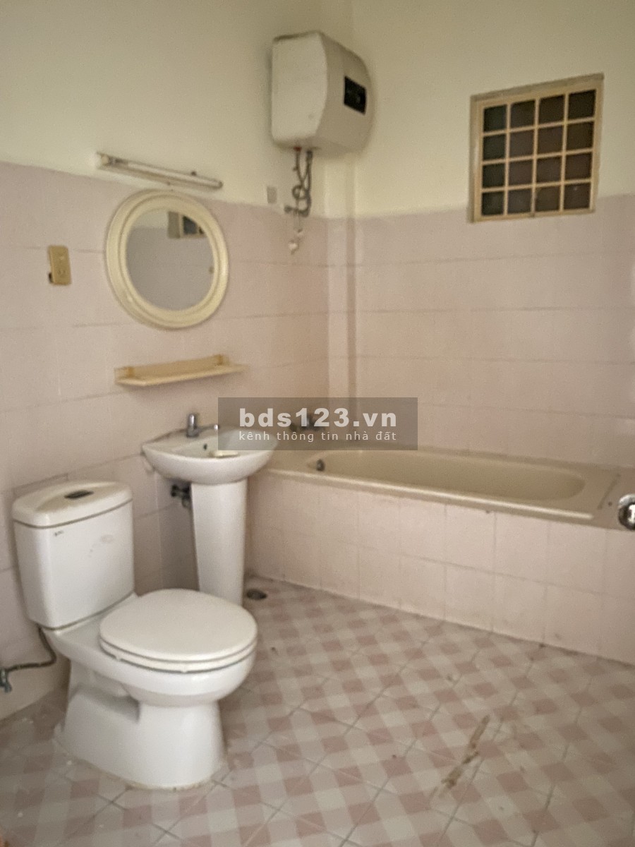 CHDV Cộng Hoà P4, 5x20, trệt, 4 lầu full cải tạo 10P 1MB hđ lâu dài