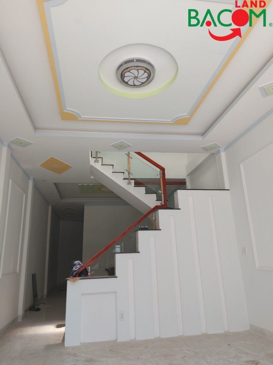Nhà Hố Nai 1 trệt 1 lầu, gần giáo xứ Ba Đông, đường ô tô, SHR thổ cư 100%