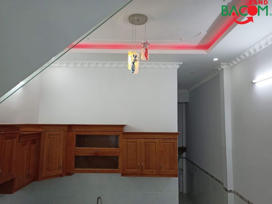 Nhà 1 trệt 1 lầu Hố nai, gần trường Lê Hồng Phong, đường ô tô 5m, SHR thổ cư 100%