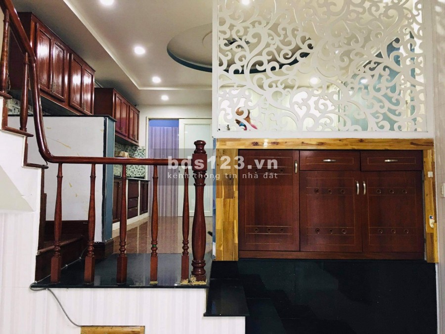 Bán Nhà Quận 8, gần chợ Nhị Thiên Đường 4 Tấm Giá Rẽ