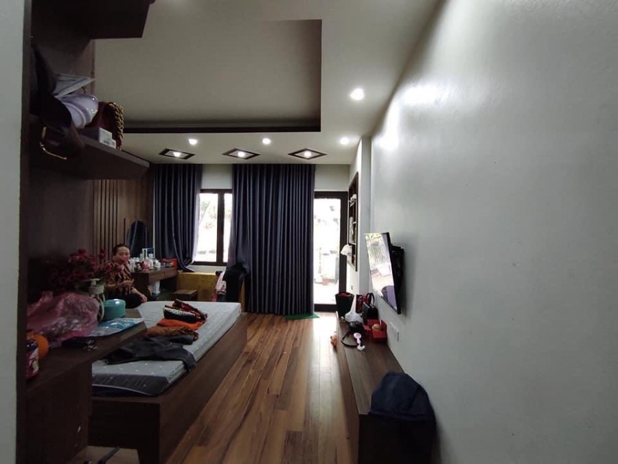 Hiếm bán nhà đường Trường Lâm, Long Biên, Hà Nội, dt 78m2, giá 6.2 tỷ, gara ô tô, thang máy