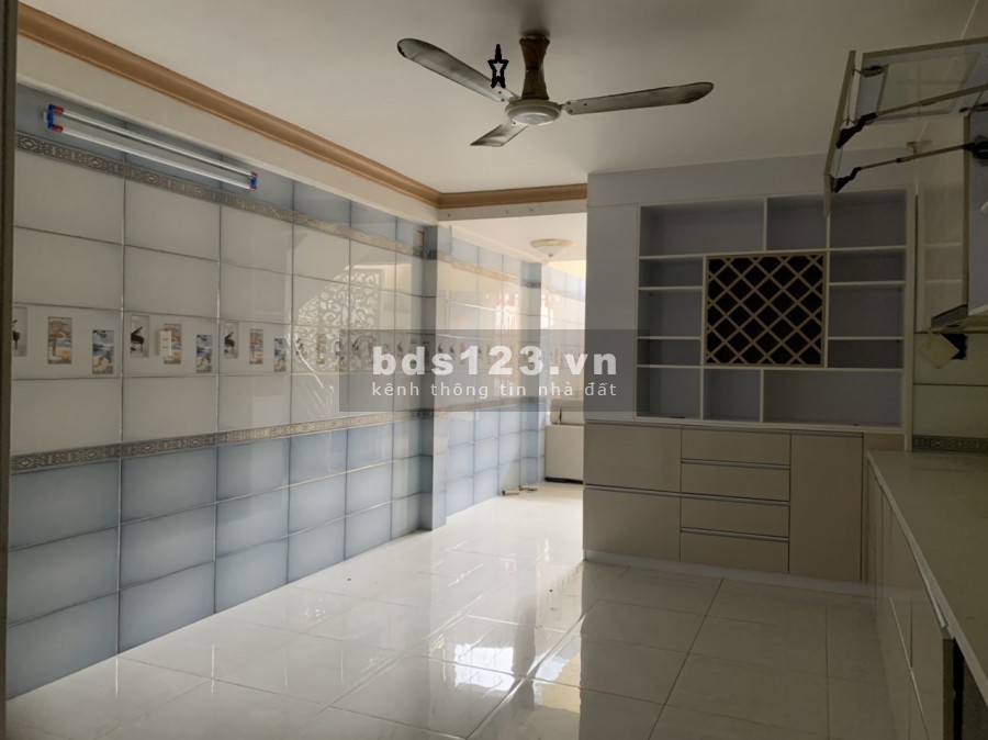 Nhà đường Lê Niệm, trệt, lầu, sân thượng, 3 PN, 3WC, khu dân cư đường Lê Sao
