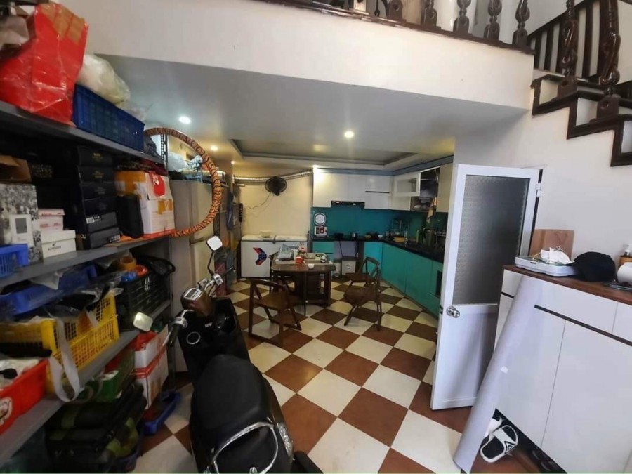 Nhà Lô Góc Cầu Giấy, Siêu Hot, Ở Luôn 40m2, 6 Tầng, Nhỉnh 3 Tỷ.