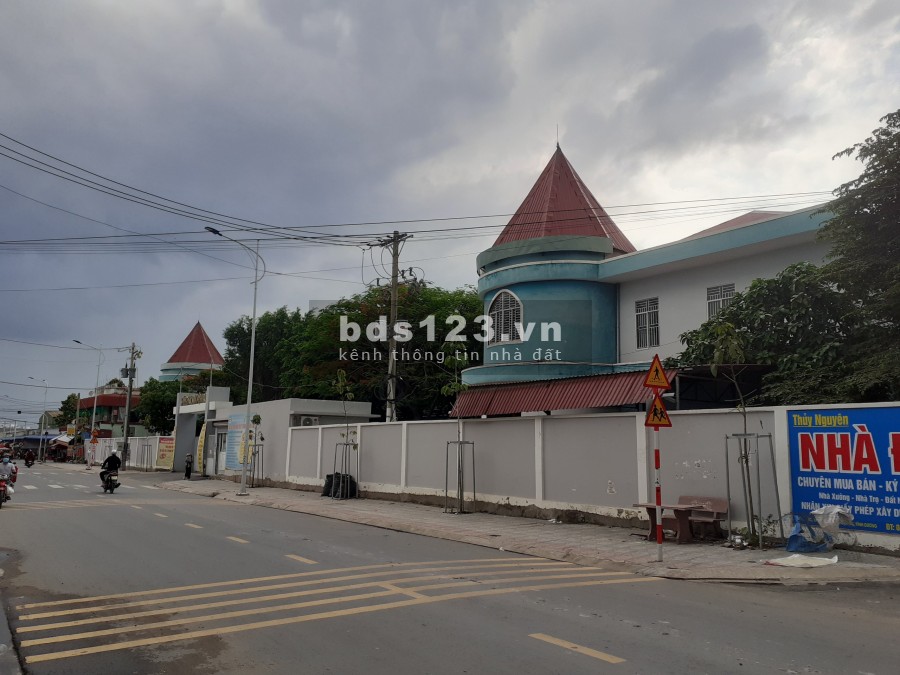 Bán nhà cạnh trường học Thuận Giao thích hợp làm xưởng hoặc kho
