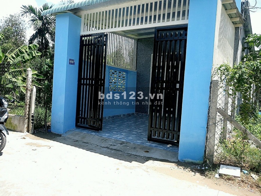 Tôi cần bán gấp nhà cấp 4 khu dân cư Thới Hòa 100m2 2p ngủ liền kề Quốc Lộ 13 dân cư đông đúc