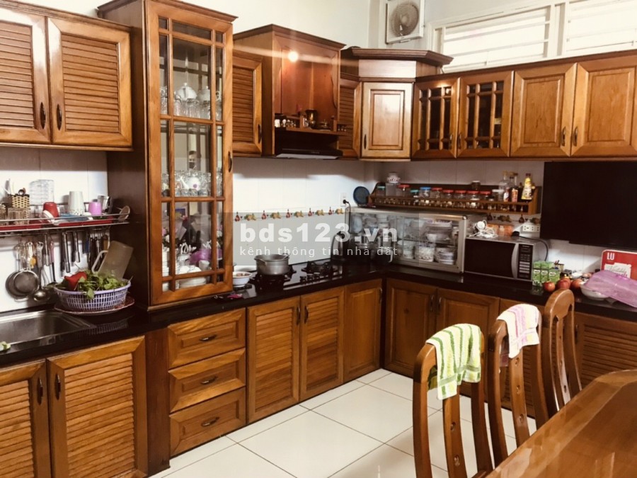 Bán gấp MT Nguyễn Quý Anh, P. Tân Sơn Nhì, Q. Tân Phú.