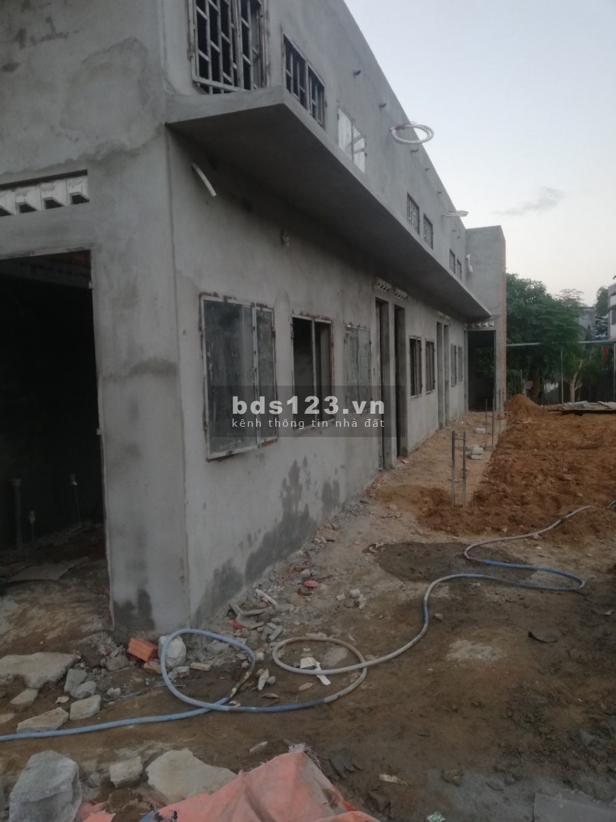 Bán dãy trọ đang xây miếng đất kế bên 250m2, gần trường đại học Tân Tạo, giá 3.2 tỷ