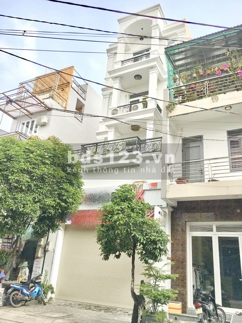 Nhà phố xinh 3 lầu ST mặt tiền 150 Đường số 79, p Tân Quy, Quận 7