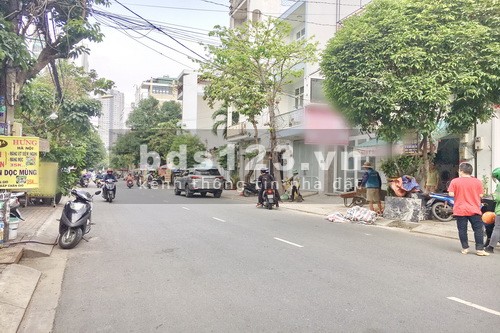 Nhà phố xinh 3 lầu ST mặt tiền 150 Đường số 79, p Tân Quy, Quận 7