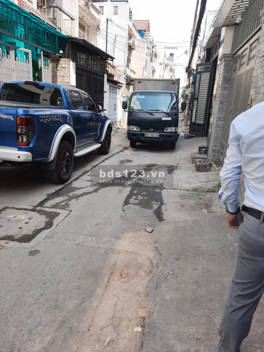 Bán nhà hẻm 7M thông hẻm Phan Huy Ích dt 60m2 có thang máy