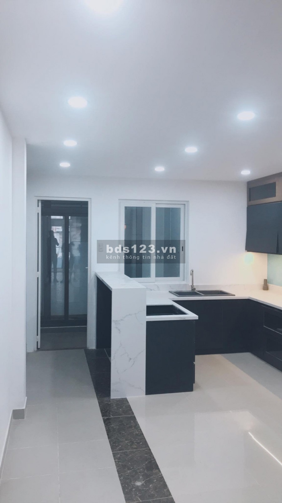 Bán nhà hẻm 7M thông hẻm Phan Huy Ích dt 60m2 có thang máy