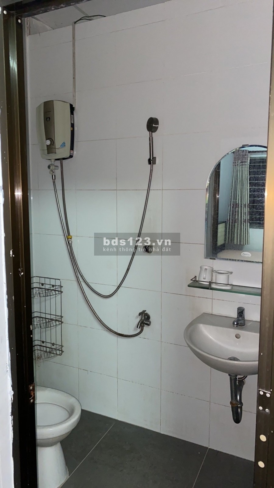 Bán nhà hẻm 7M thông hẻm Phan Huy Ích dt 60m2 có thang máy