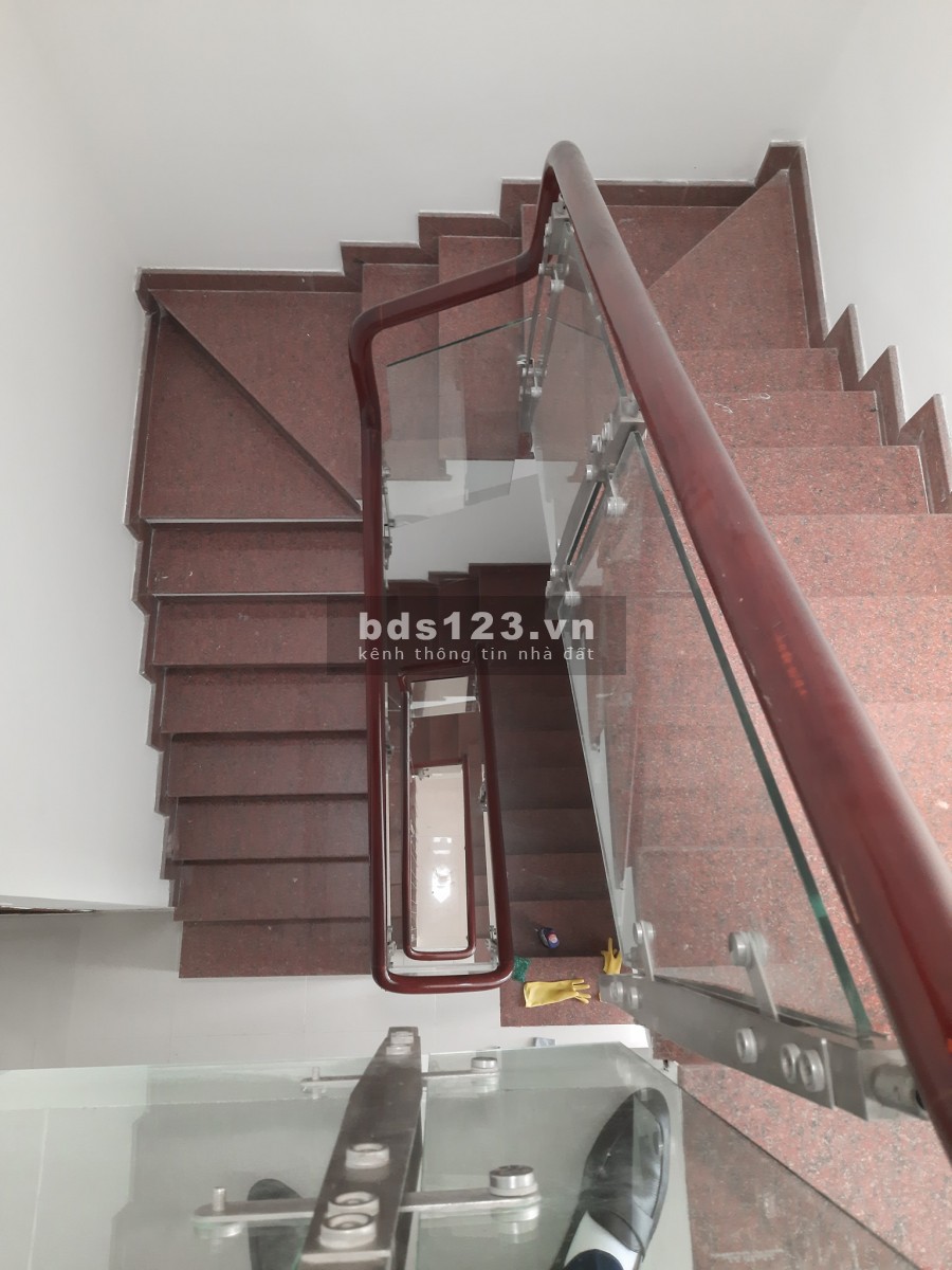 Bán nhà hẻm 7M thông hẻm Phan Huy Ích dt 60m2 có thang máy