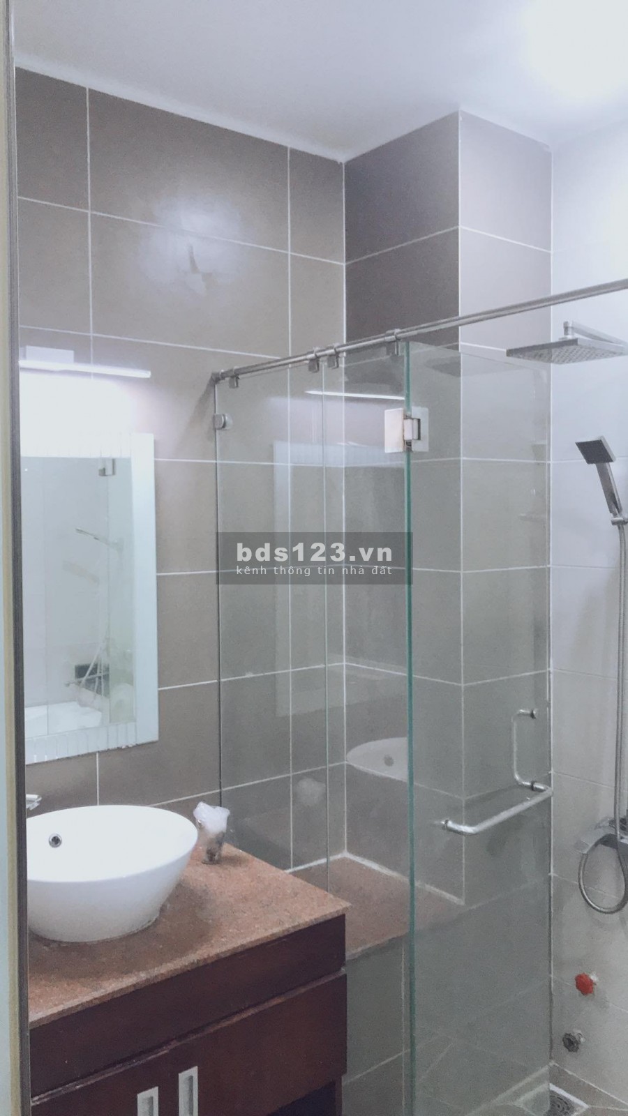 Bán nhà hẻm 7M thông hẻm Phan Huy Ích dt 60m2 có thang máy