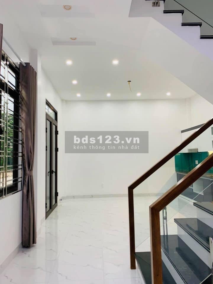 Bán nhà nguyên căn 3 tầng tại khu đô thị Hồ Đá giá bán nhanh 2,7 tỷ