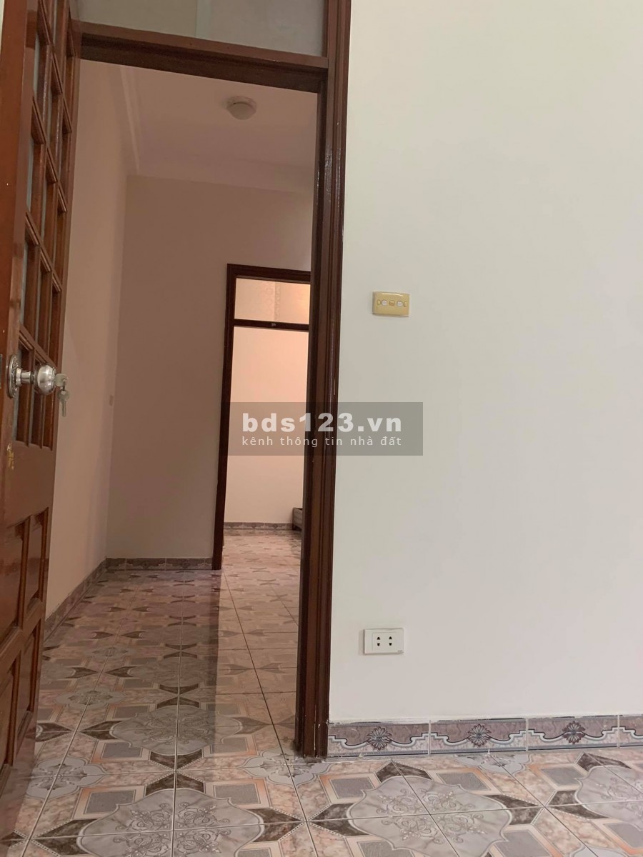 Chính chủ cần bán nhà ngõ 183 Vũ Tông Phan, 50m2 *4T,cách MP 20m, giá 4,2 tỷ.