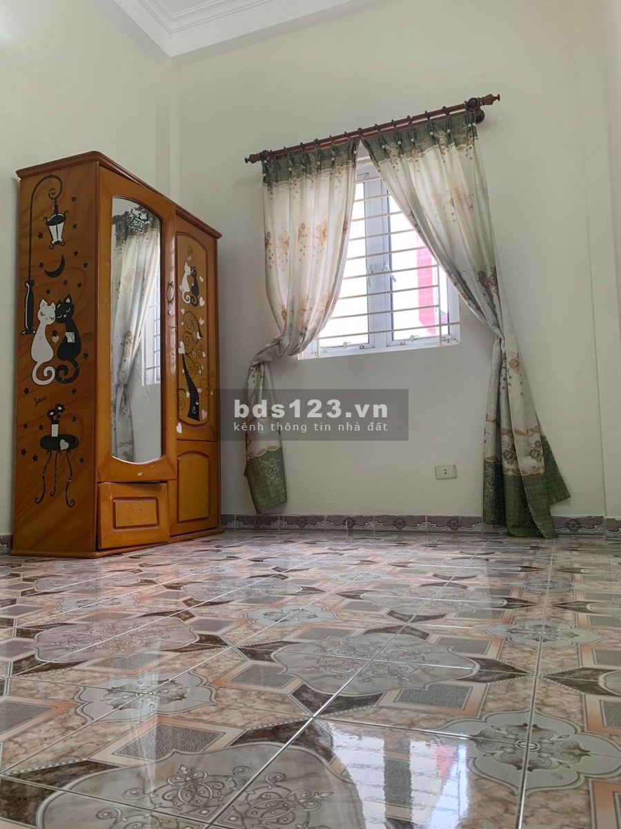 Chính chủ cần bán nhà ngõ 183 Vũ Tông Phan, 50m2 *4T,cách MP 20m, giá 4,2 tỷ.