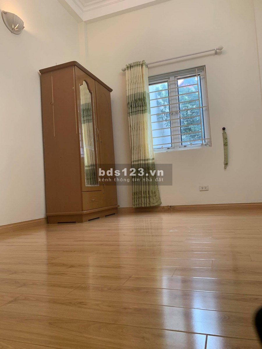 Chính chủ cần bán nhà ngõ 183 Vũ Tông Phan, 50m2 *4T,cách MP 20m, giá 4,2 tỷ.