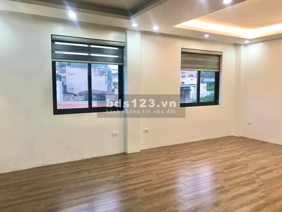 Nhỉnh 15tỷ mặt phố Hoàng Hoa Thám, Ba Đình dt 110m2, 6 tầng thang máy, mt rộng, hầm gara