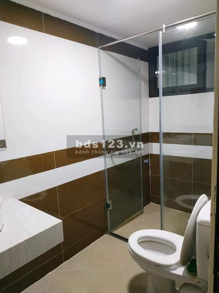 Sổ hồng trao tay, có ngay nhà đẹp, dt 35m2 trên phố Dương Quảng Hàm với giá hấp dẫn 3,95 tỷ