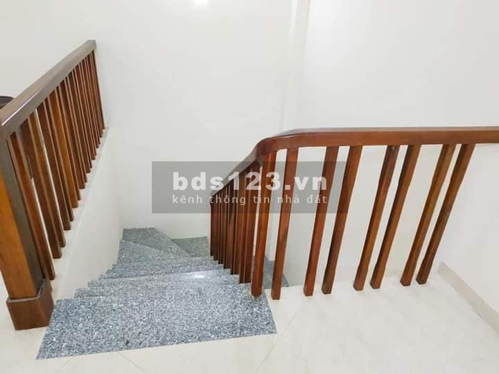 Sổ hồng trao tay, có ngay nhà đẹp, dt 35m2 trên phố Dương Quảng Hàm với giá hấp dẫn 3,95 tỷ