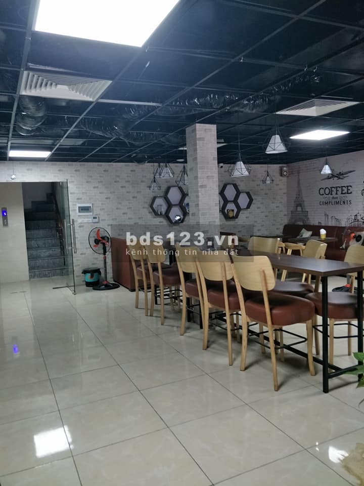 Mặt phố kinh doanh vô địch, vỉa hè đá bóng, kinh doanh đa ngành nghề, toàn nhà cho thuê 150 triệu/tháng