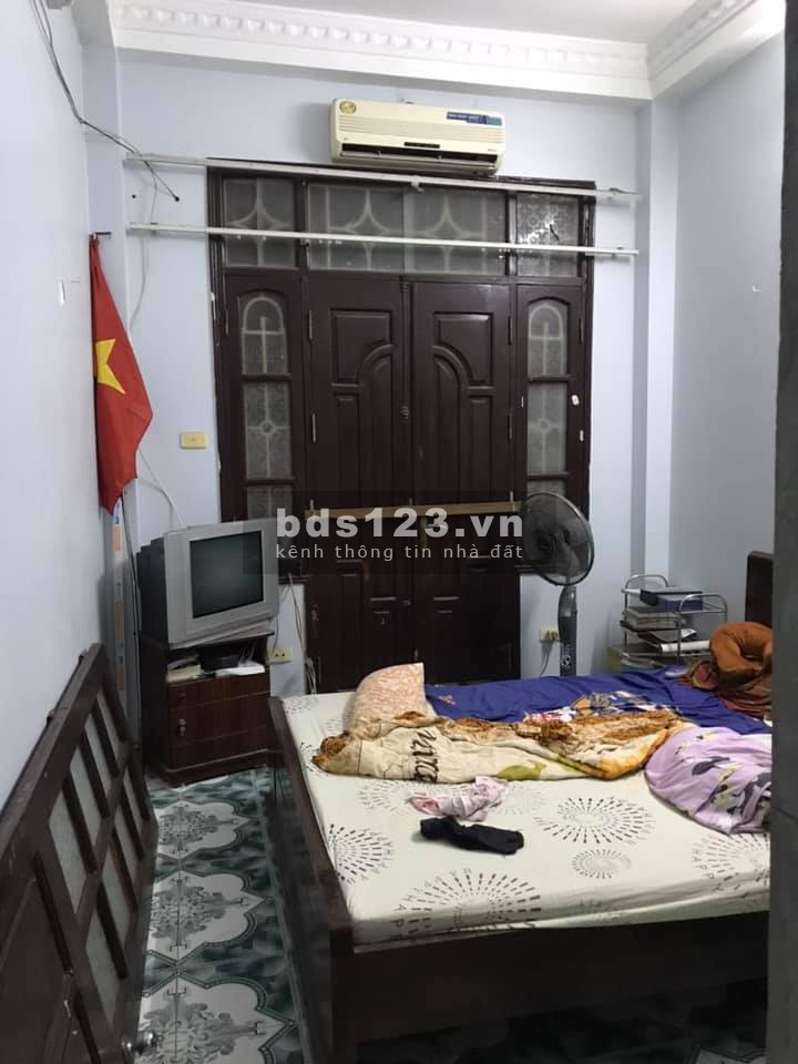 Nhà ngõ phố Láng Hạ, Diện tích 41/45m2, 4 tầng, Giá 3.95 tỷ.