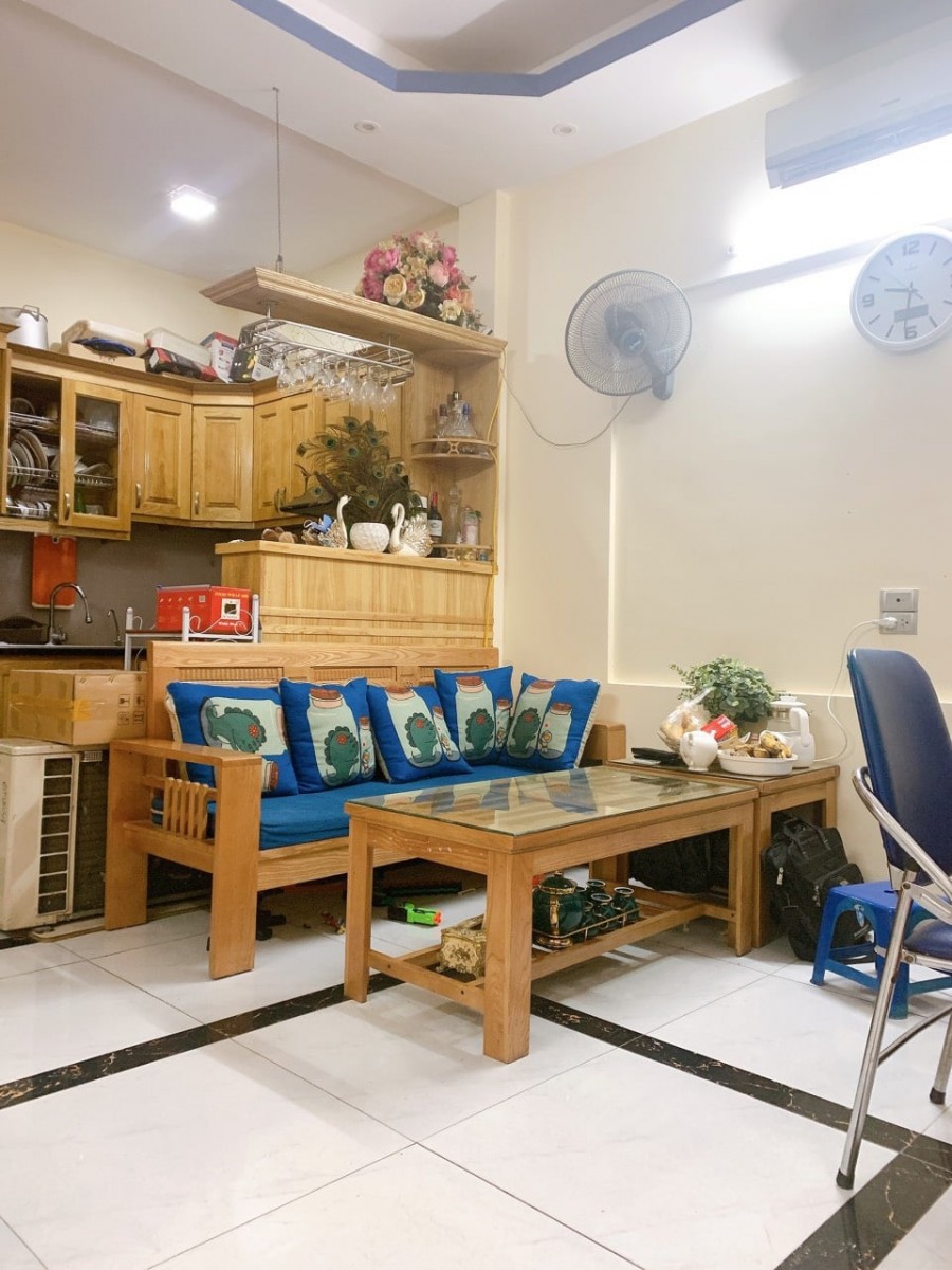 Bán nhà Lĩnh Nam, Hoàng Mai, 30m2 x 4 tầng nhỉnh 2 tỷ, 3 ngủ ở ngay LH 0944267031