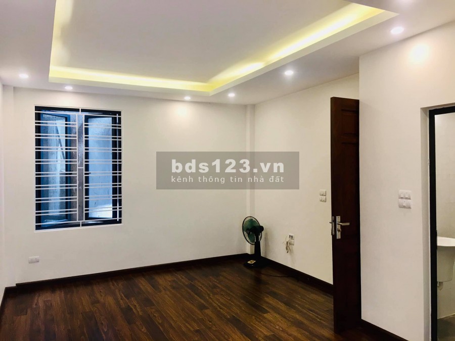 Bán nhà mới xây Mễ Trì, dt 50m2, 5 tầng đúc, 4 pn, thiết kế hiện đại, giá 3.5 tỷ