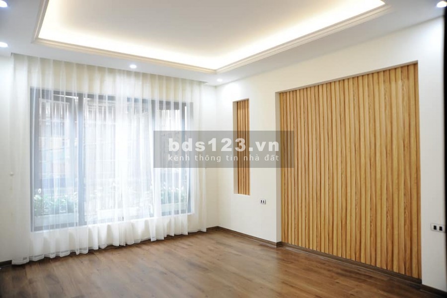 Nhỉnh 7 tỷ nhà đẹp khu Vip Cầu giấy, dt 57m2, 5 tầng, nhà mới đẹp long lanh